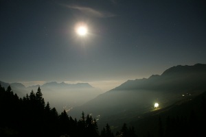 Valle al chiaro di Luna