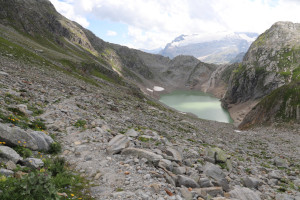 Sentiero che scende al Lago Bianco