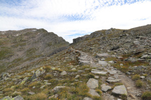 Sentiero che sale al Passo Posmeda