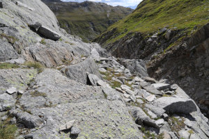 Via di discesa alla Cascina di Val Torta