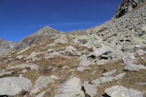 Salendo verso il Lago Pero