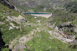 Sentiero che scende a Robi&egrave;i