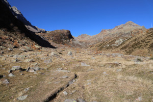 Sentiero che sale alla Capanna Campo Tencia