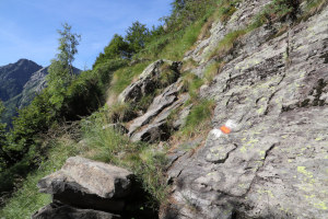 Sentiero che sale al Rifugio Sambuco