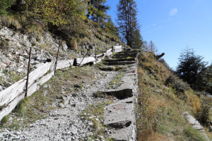 Sentiero verso la Capanna Salei