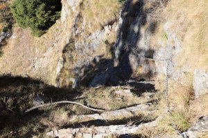 Passaggio attrezzato con catene