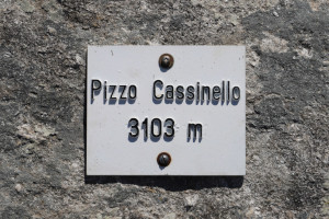 Targa sulla cima del Pizzo Cassinello