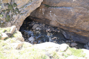 Inghiottitoio della grotta dell'Acqua del Pavone