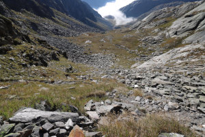 Sentiero che scende al Rifugio Sasso Nero