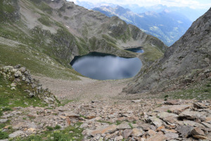 Discesa ai Laghi di Chièra lungo il canalone